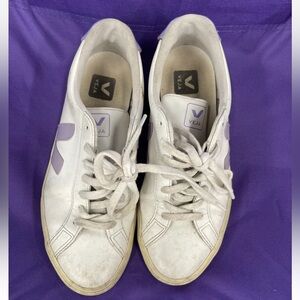 Veja Women's Shoes in White and Purple